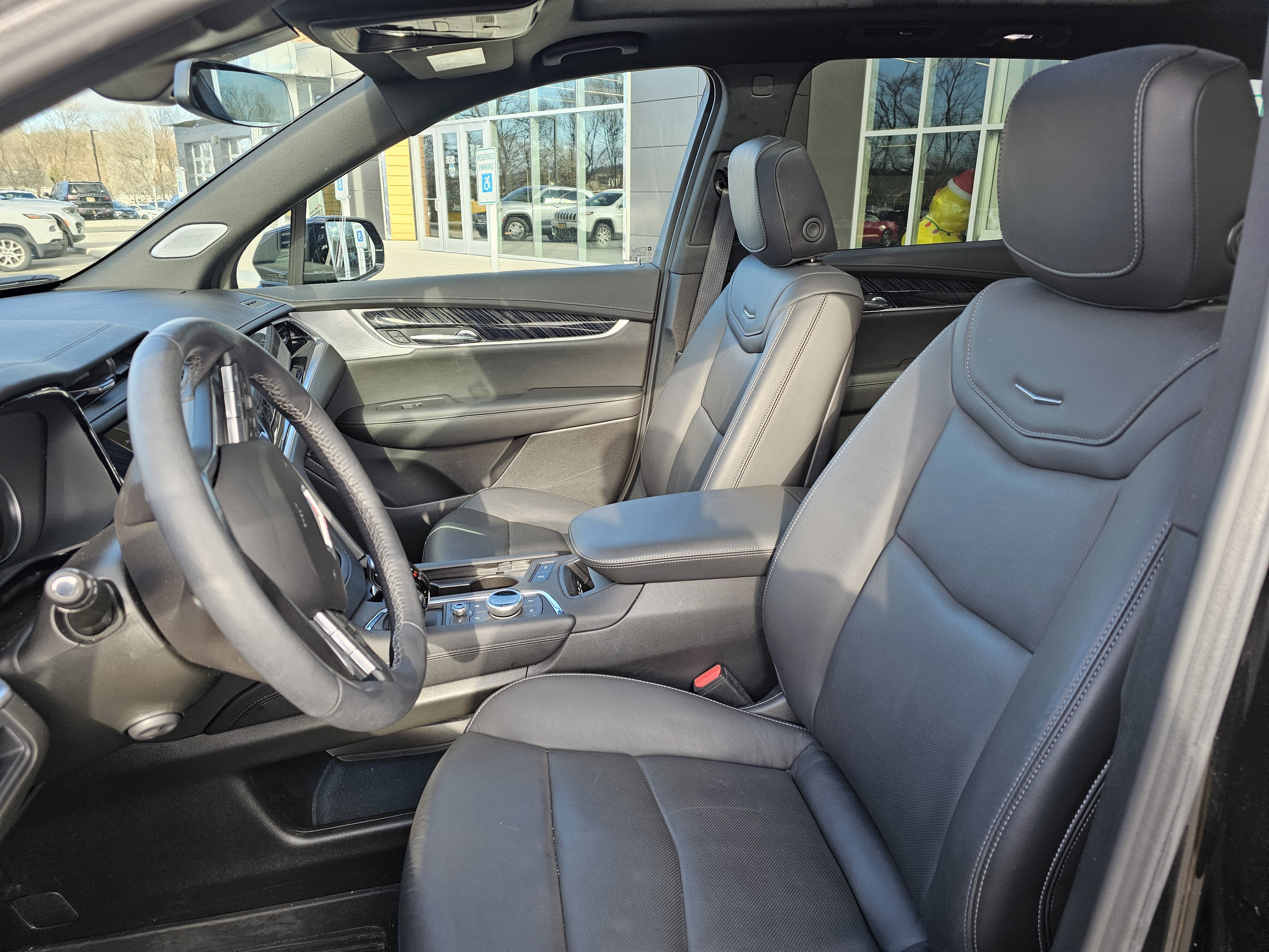 Used 2024 Cadillac XT6 Premium Luxury image 15