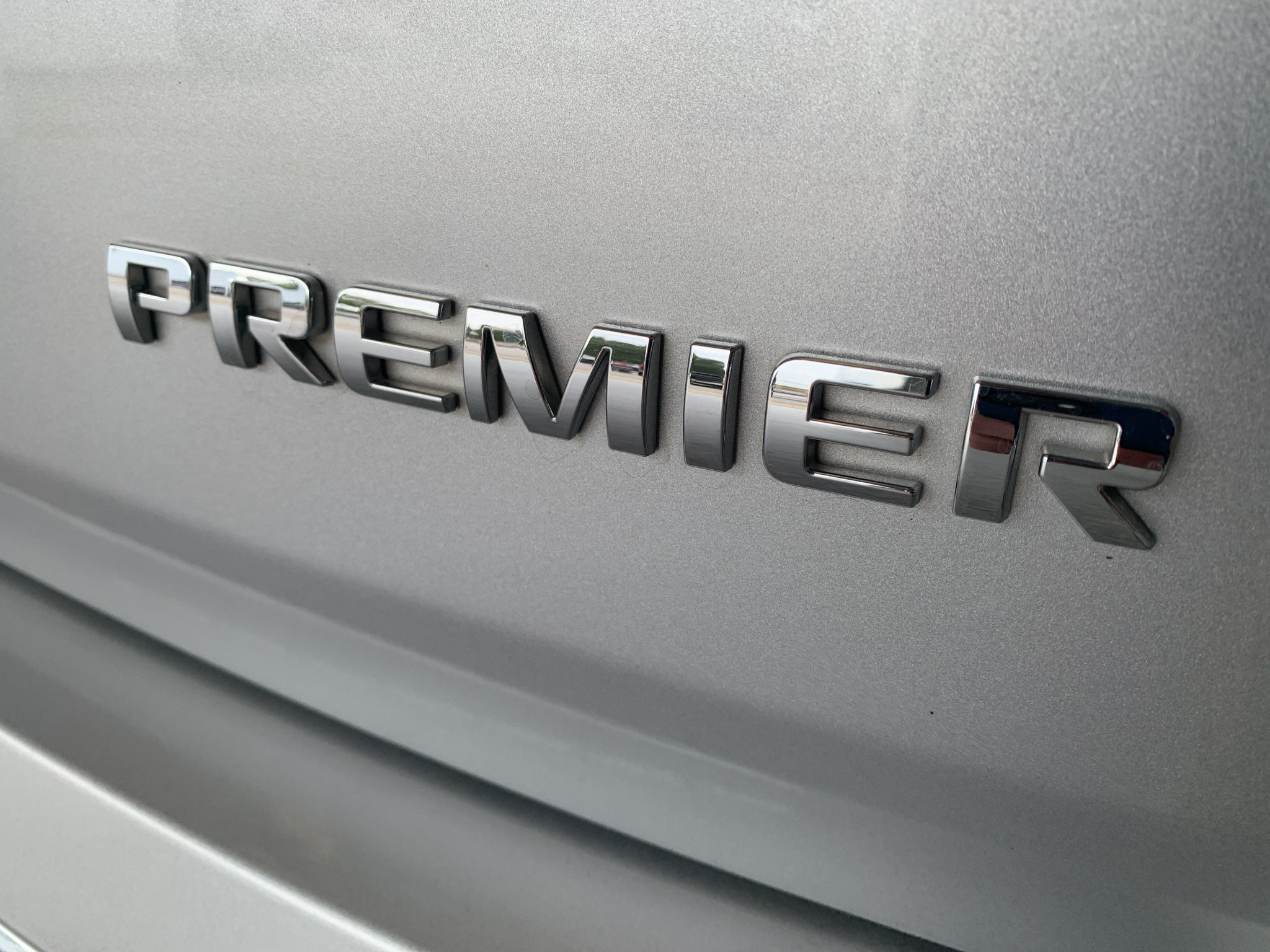 Used 2019 Chevrolet Traverse Premier w/ Driver Confidence II Package FWD image 11