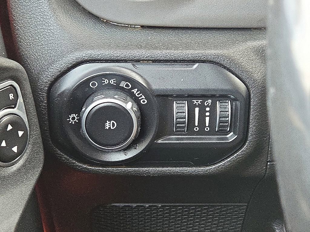 Used 2018 Jeep Wrangler Unlimited Sport S image 24