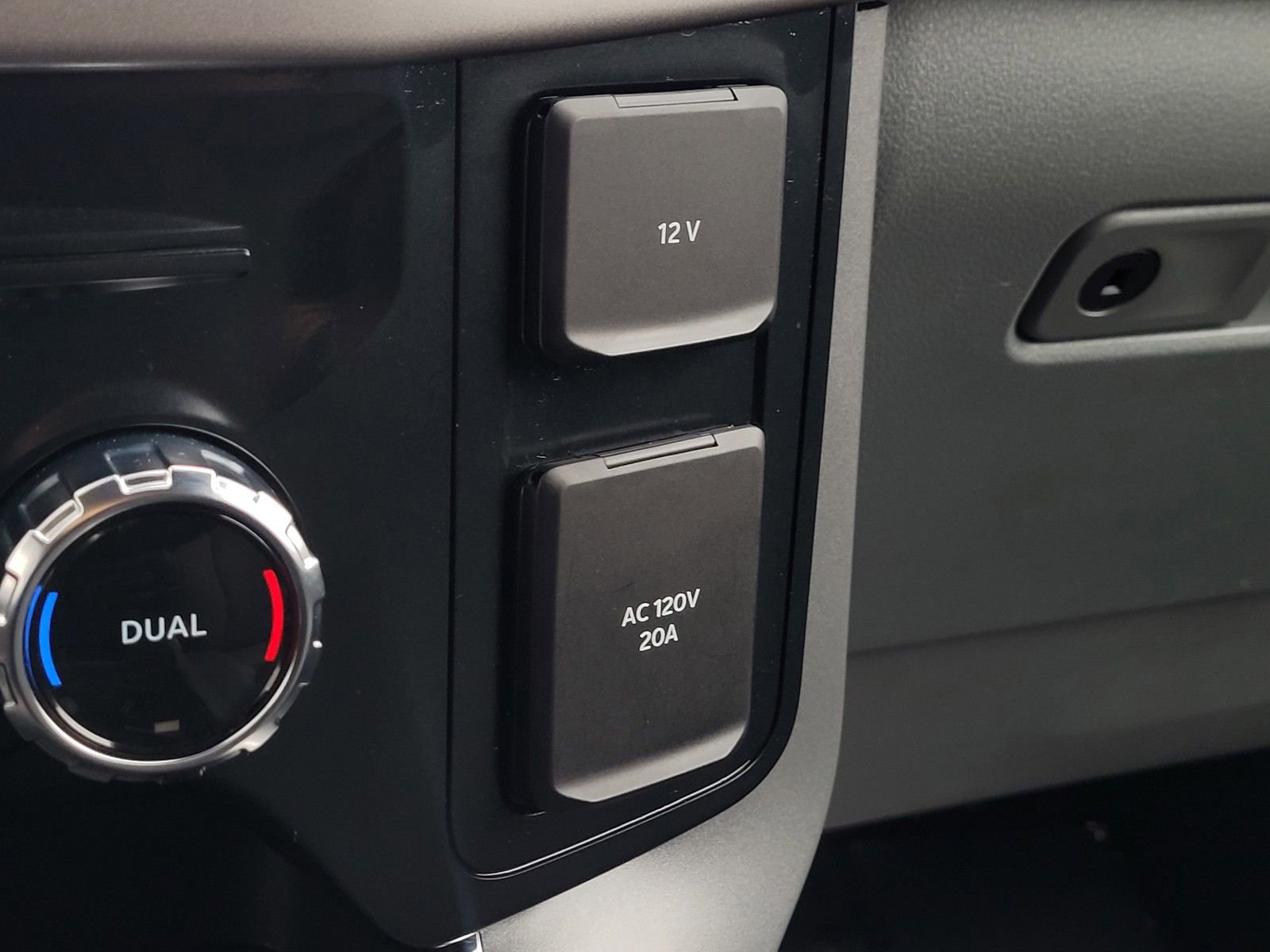 Used 2024 Ford F150 XLT w/ Equipment Group 302A MID image 21