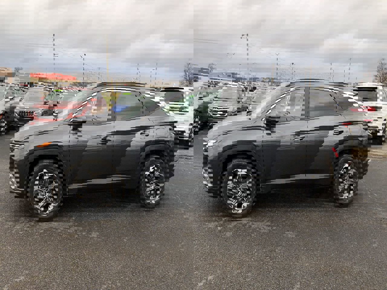 Used 2024 Hyundai Tucson SEL w/ Convenience Package image 3