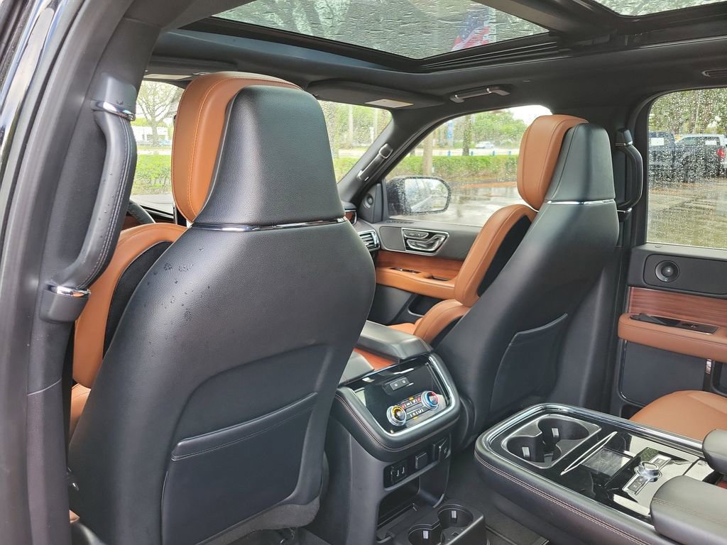 Used 2018 Lincoln Navigator L Reserve w/ Technology Package image 14