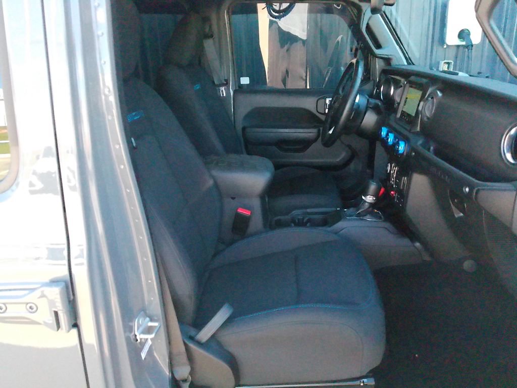 Used 2022 Jeep Wrangler Unlimited Rubicon 4xe image 17