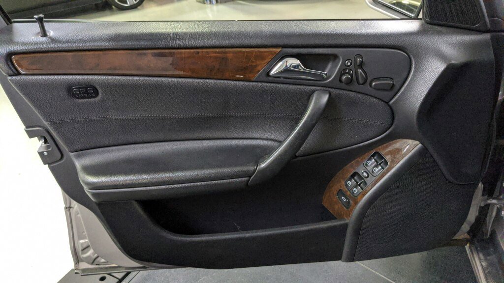 Used 2005 Mercedes-Benz C 320 4MATIC Sedan image 28