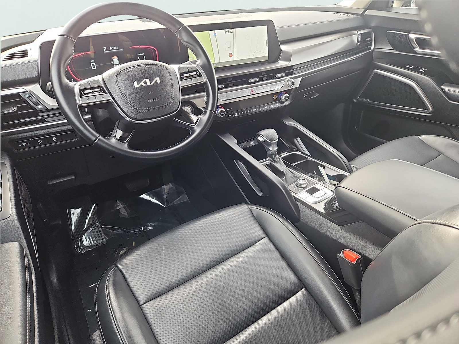 Certified 2024 Kia Telluride LX image 10