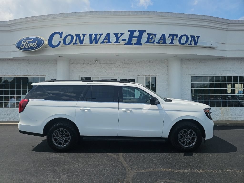 Used 2025 Ford Expedition Max Active AWD/4WD image 1