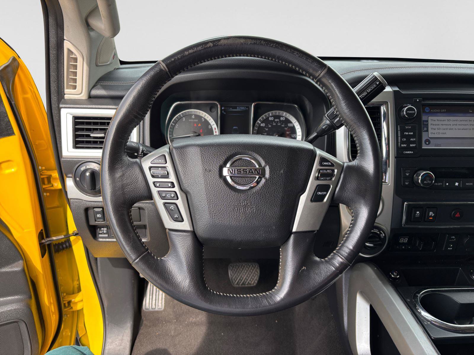 Used 2018 Nissan Titan PRO-4X w/ Pro-4x Convenience Package AWD/4WD image 9