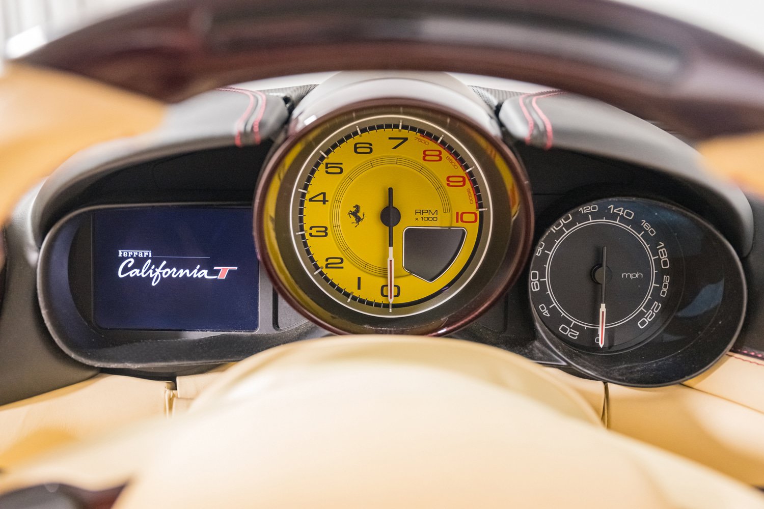 Used 2015 Ferrari California T RWD image 39