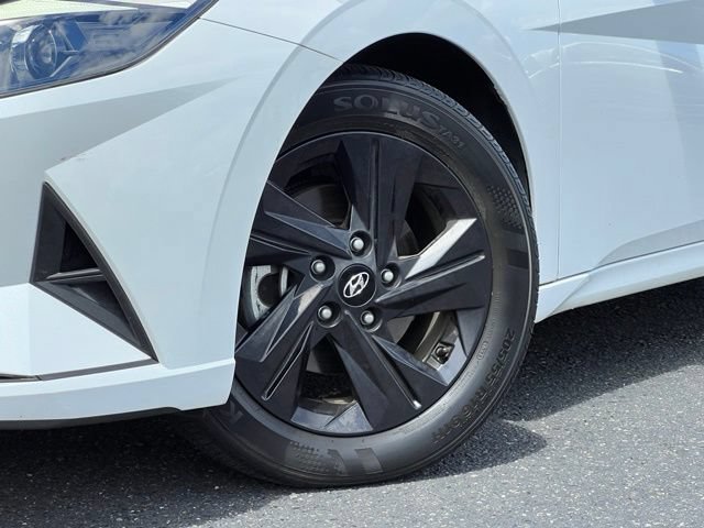 Used 2021 Hyundai Elantra SEL w/ Cargo Package FWD image 2