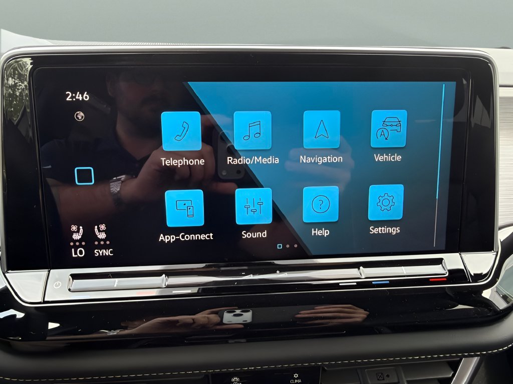 New 2026 Volkswagen Atlas Cross Sport SE AWD/4WD image 15