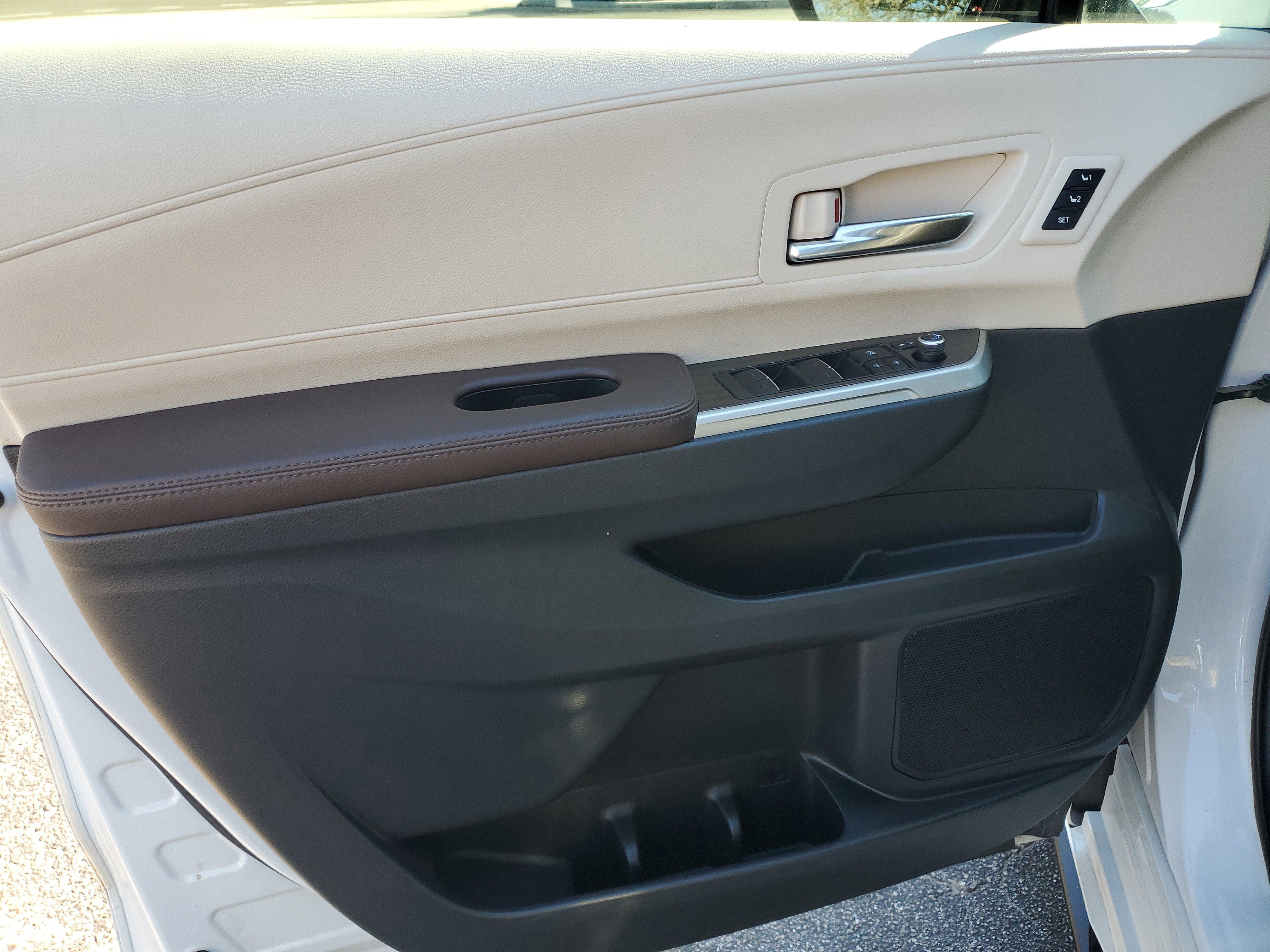 Used 2022 Toyota Sienna Platinum image 23