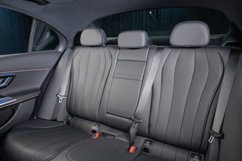 New 2026 Mercedes-Benz E 450 4MATIC Sedan image 30