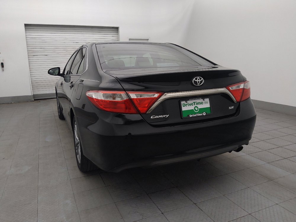 Used 2017 Toyota Camry SE image 6