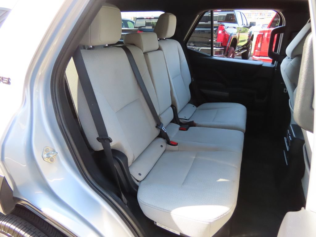 Used 2025 Toyota 4Runner SR5 AWD/4WD image 31