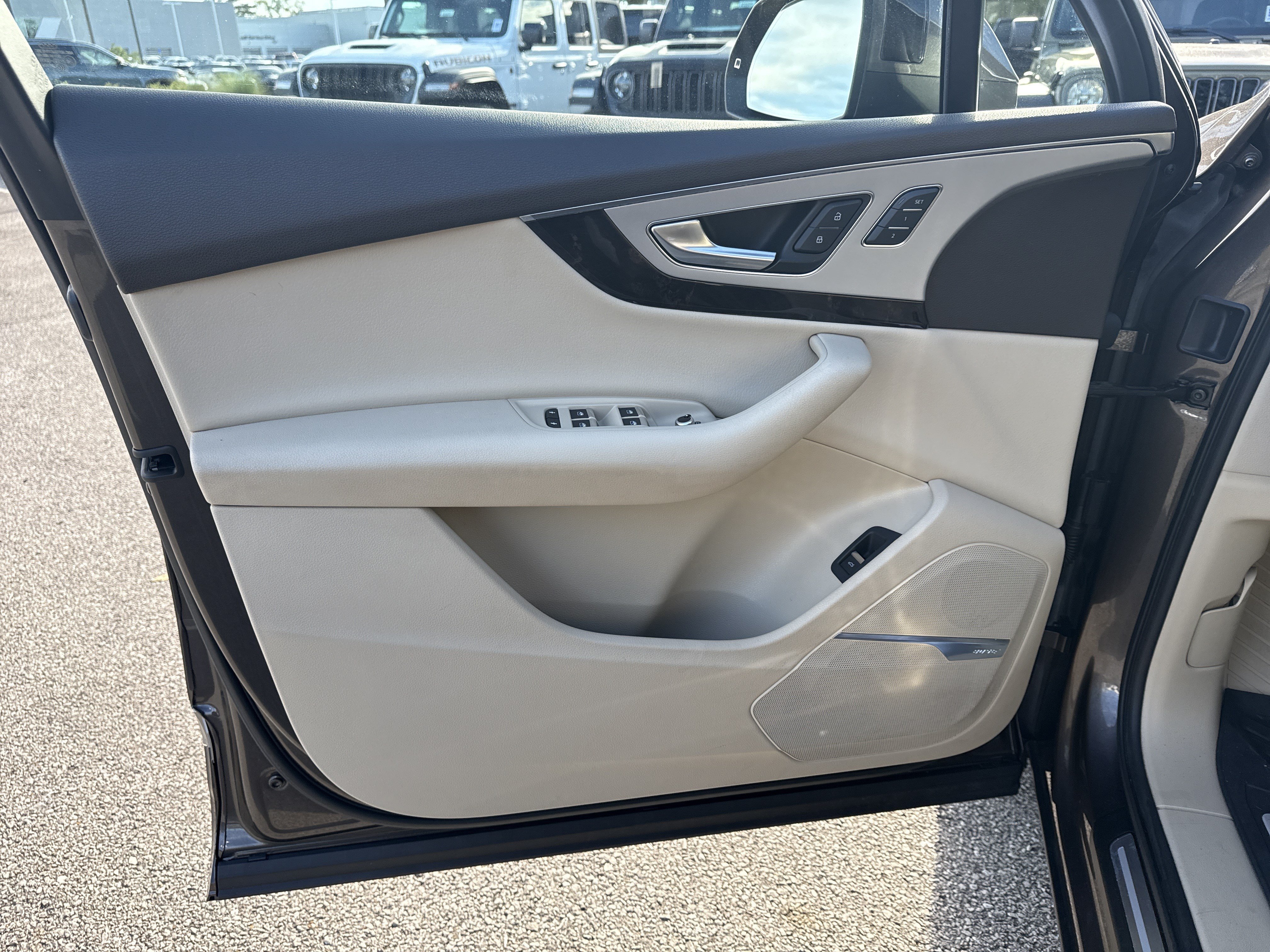 Used 2019 Audi Q7 2.0T Premium Plus w/ Premium Plus Package AWD/4WD image 10