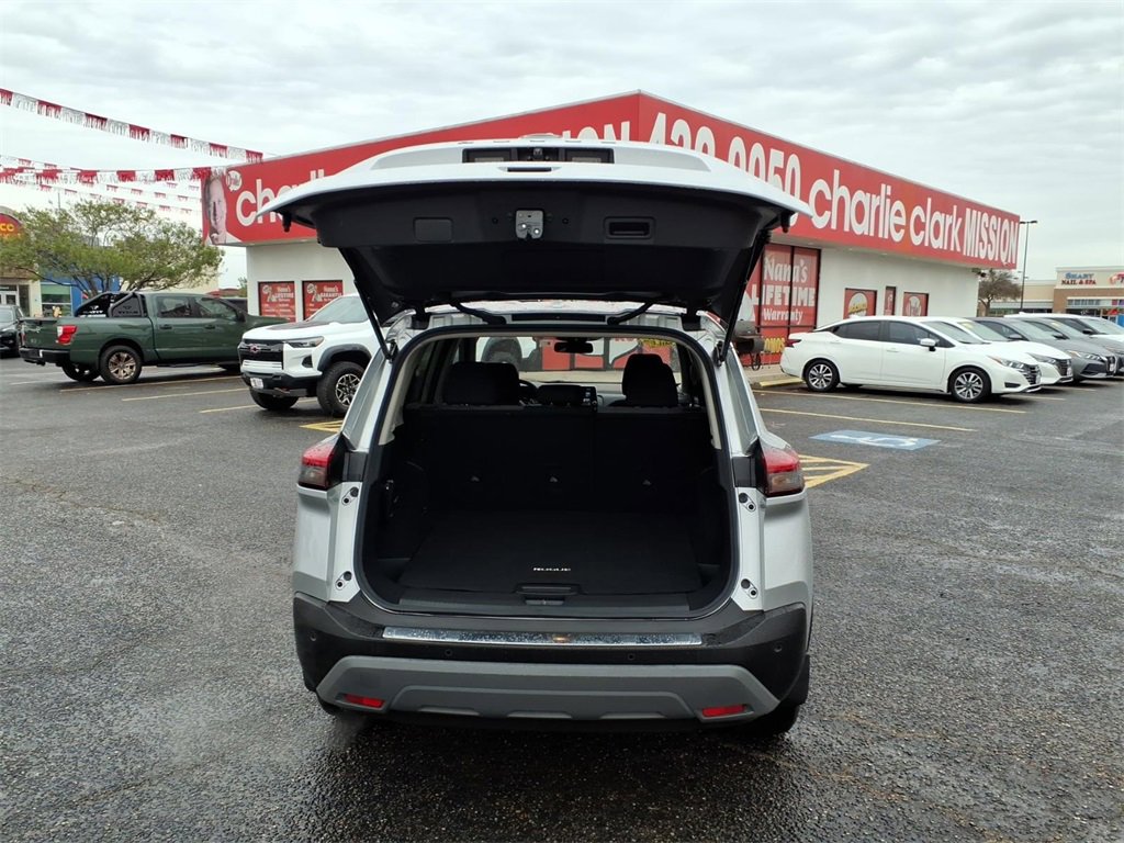 Used 2023 Nissan Rogue SV image 20