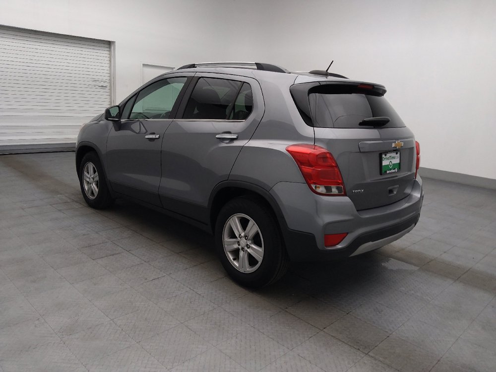 Used 2020 Chevrolet Trax LT w/ LT Convenience Package FWD image 3
