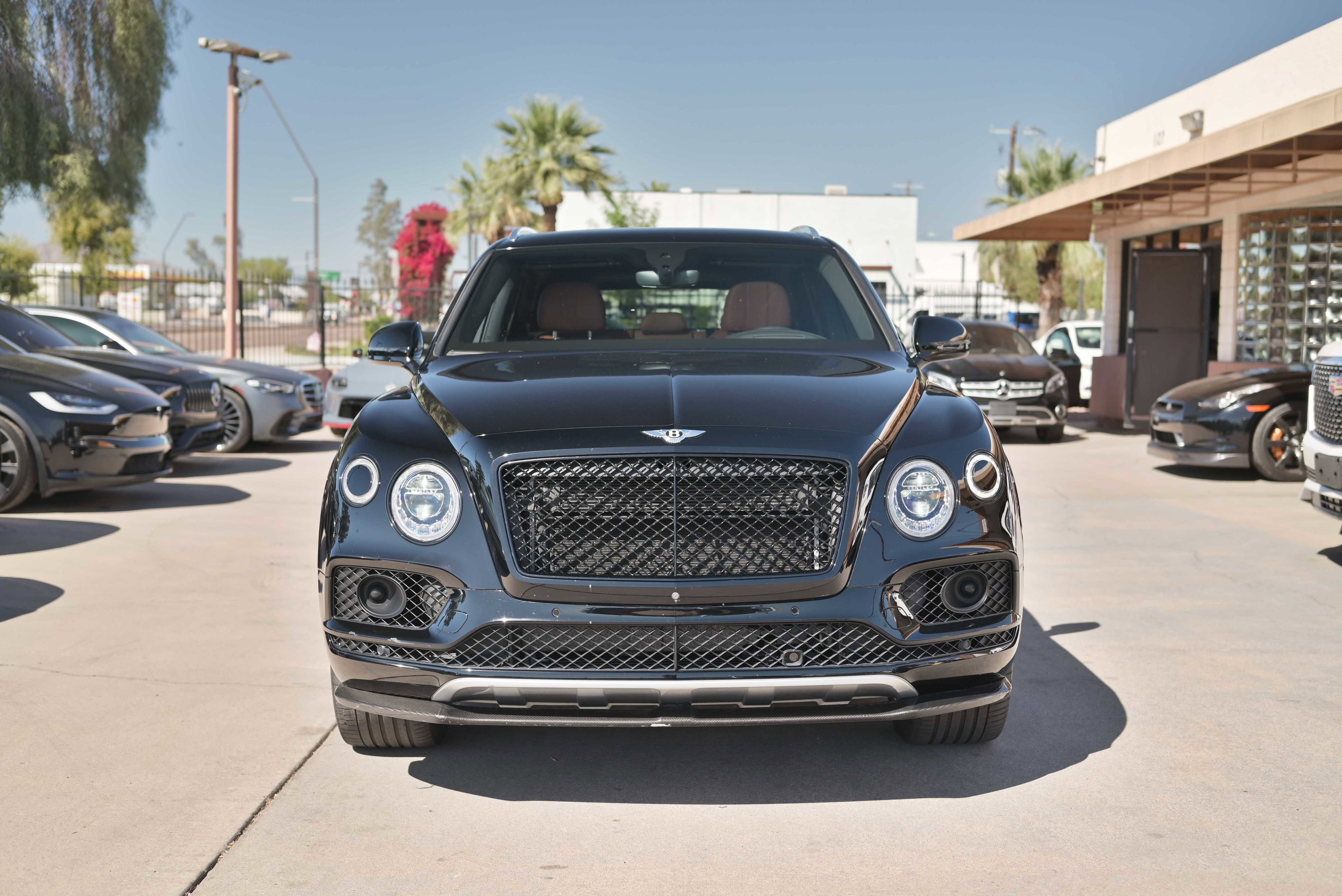 Used 2018 Bentley Bentayga AWD/4WD image 2