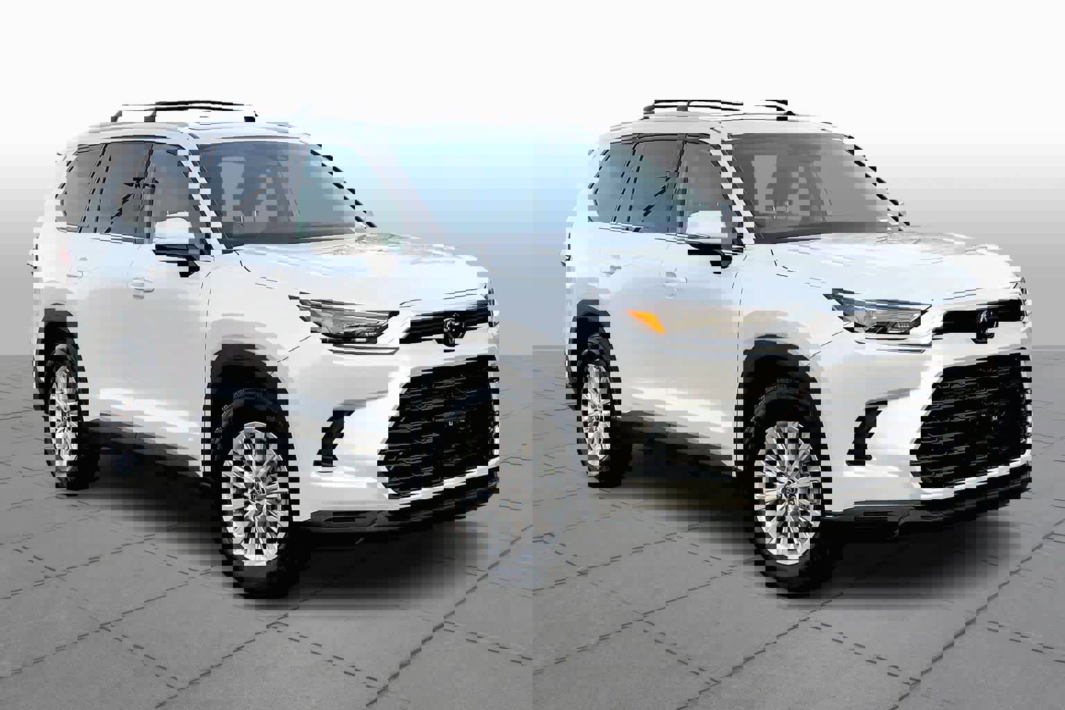 Used 2024 Toyota Grand Highlander XLE image 3