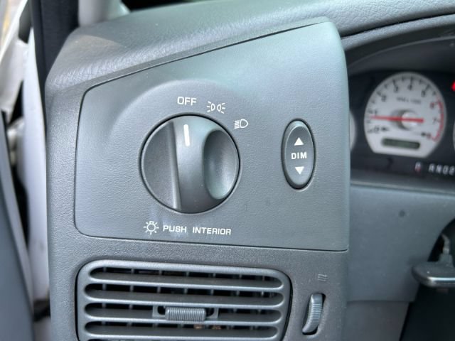 Used 2001 Nissan Quest SE FWD image 16