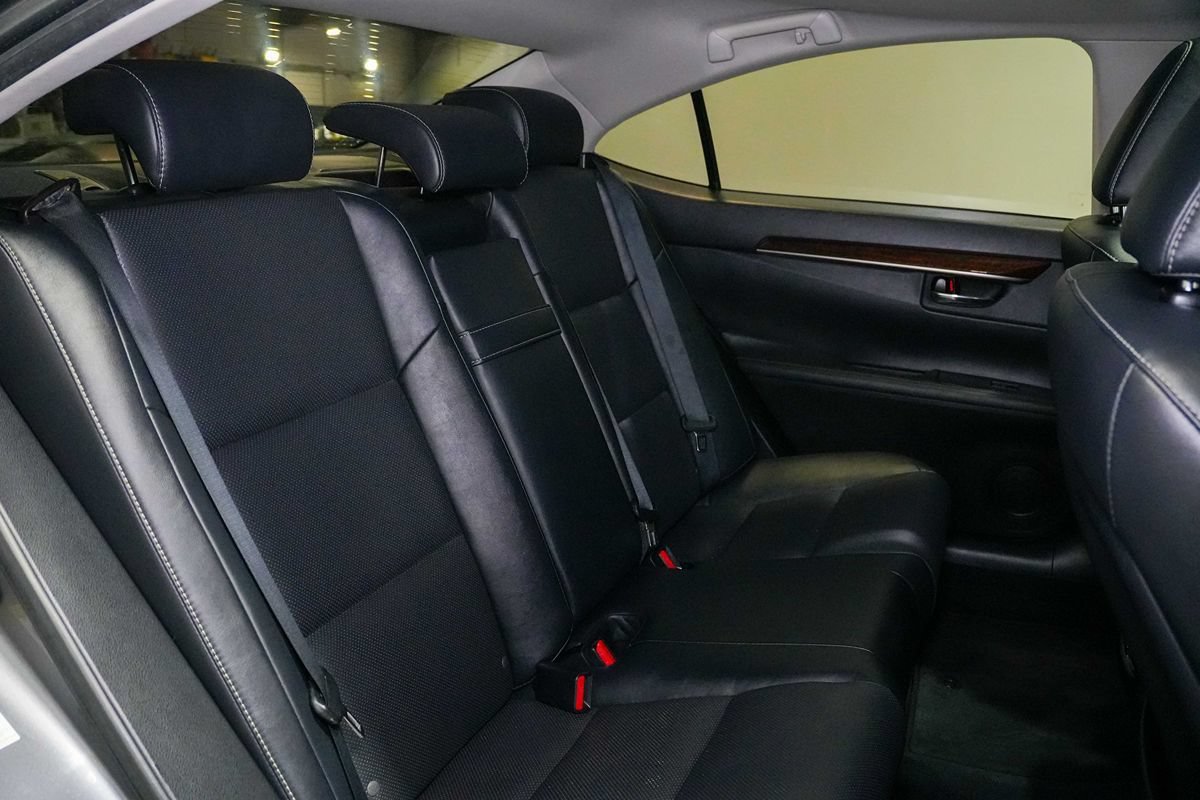 Used 2015 Lexus ES 350 w/ Premium Package FWD image 23