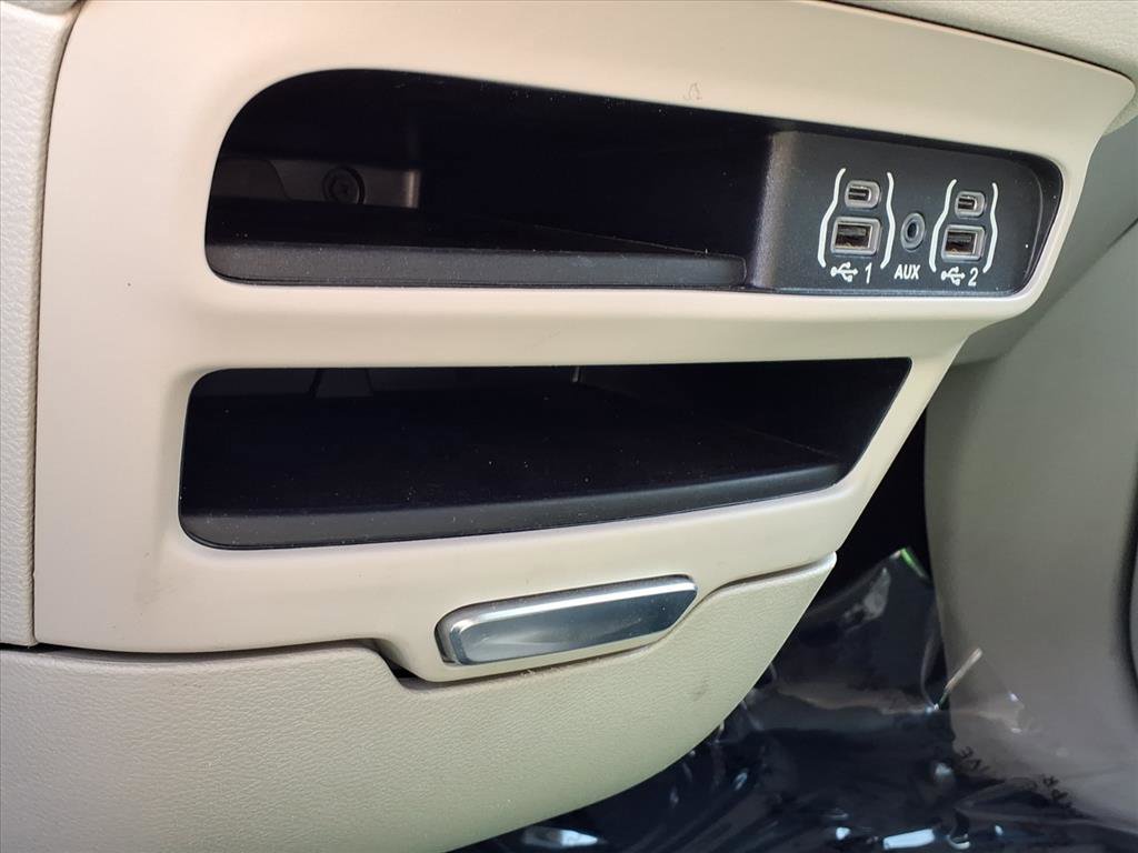 Used 2023 Chrysler Voyager LX image 16