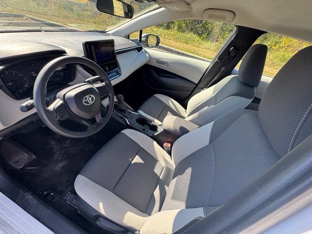 Used 2025 Toyota Corolla LE FWD image 14