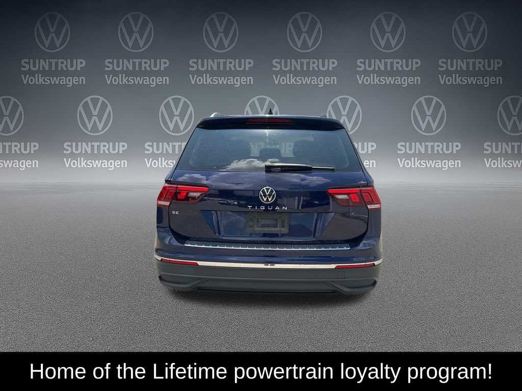 Used 2023 Volkswagen Tiguan SE w/ Panoramic Sunroof Package FWD image 5