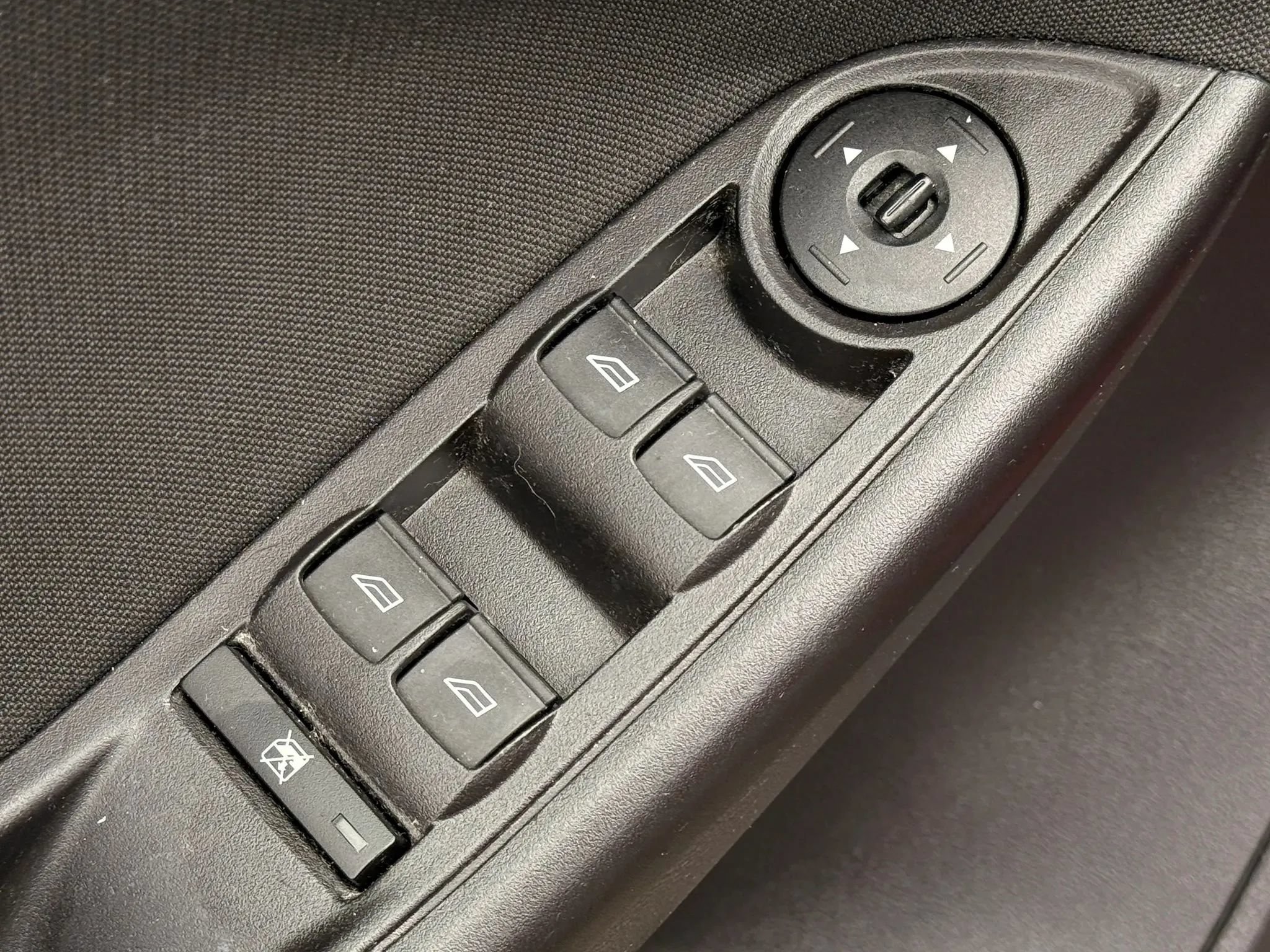 Used 2015 Ford Focus SE w/ SE Cold Weather Package FWD image 23