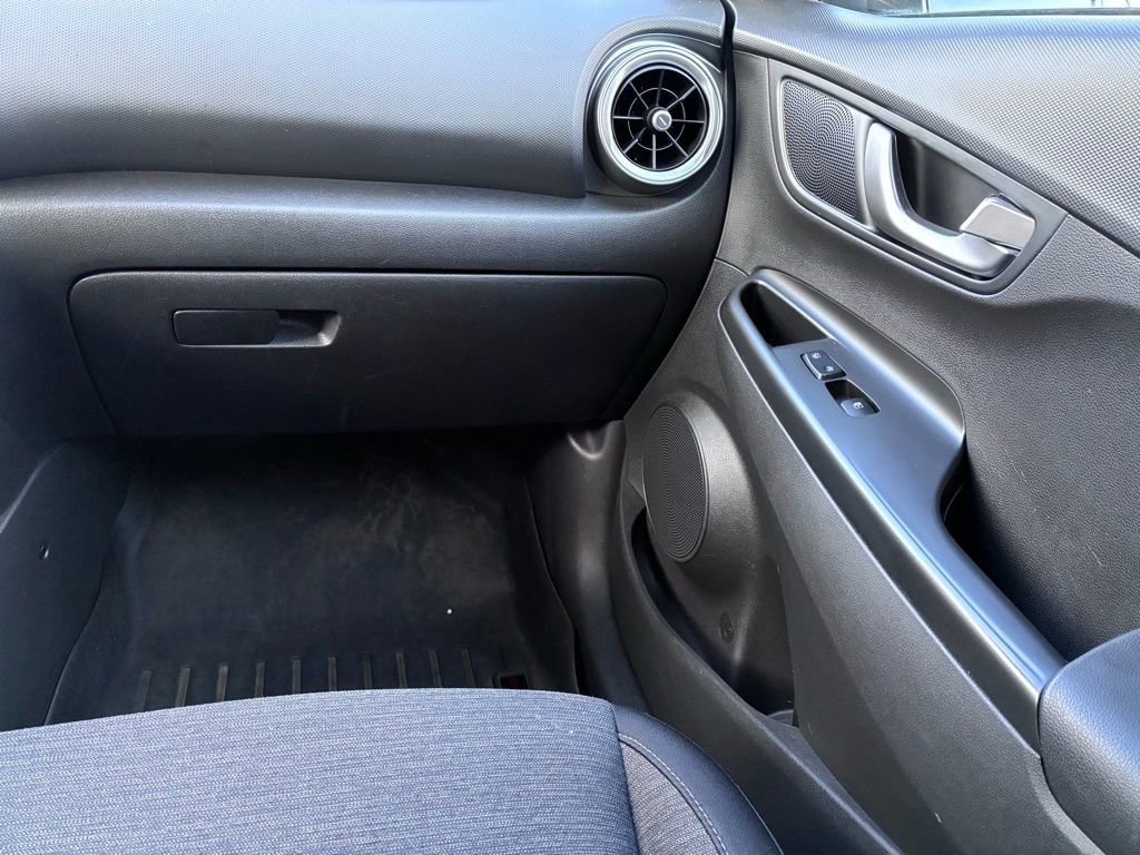 Used 2022 Hyundai Kona SEL w/ Convenience Package image 38