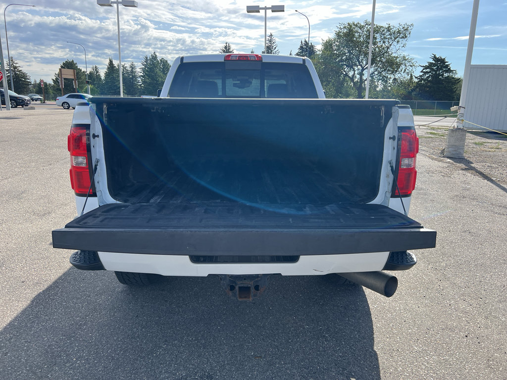 Used 2016 GMC Sierra 2500 Denali w/ Duramax Plus Package AWD/4WD image 23