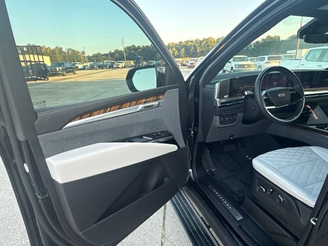 Used 2026 Cadillac Escalade Platinum Sport w/ LPO, ONYX Package AWD/4WD image 26
