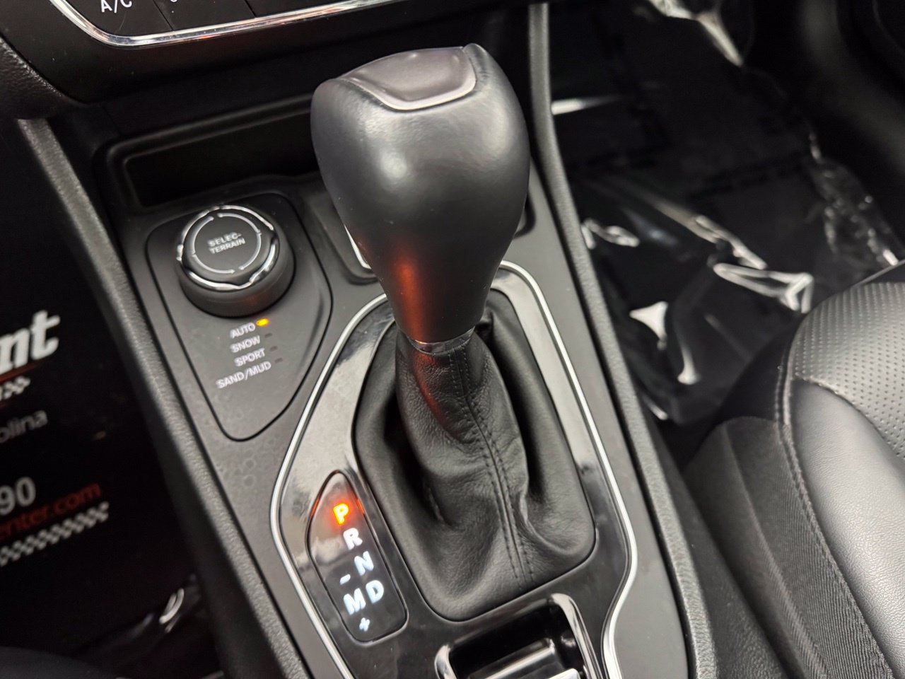 Used 2022 Jeep Cherokee Limited w/ Mopar Interior Package AWD/4WD image 24