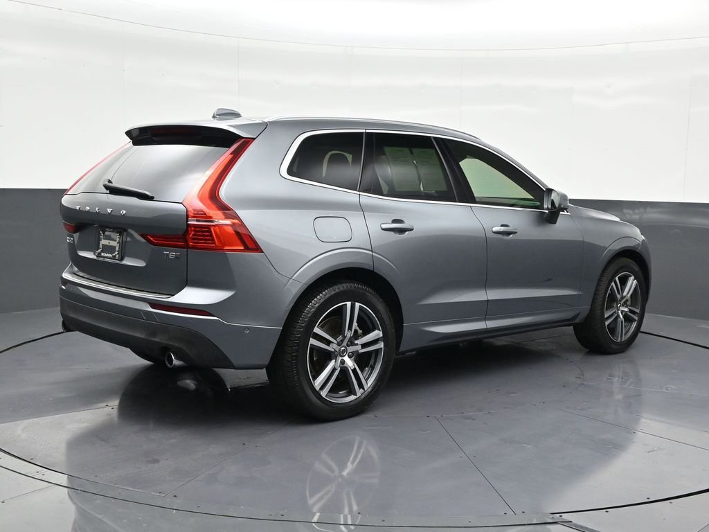 Used 2019 Volvo XC60 T8 Momentum w/ Premium Package image 5