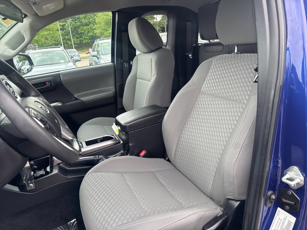 Used 2022 Toyota Tacoma SR5 AWD/4WD image 33