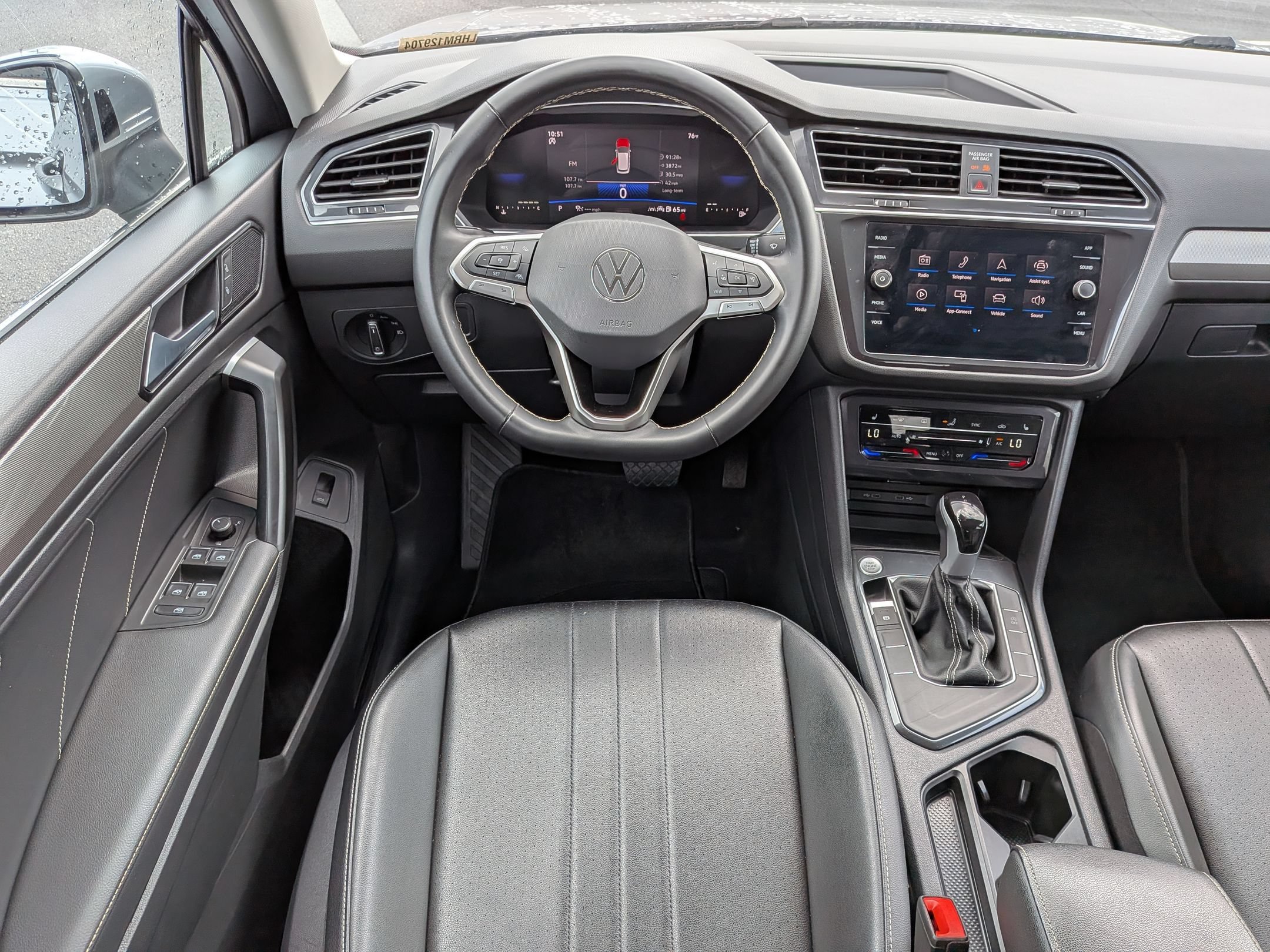 Used 2024 Volkswagen Tiguan SE FWD image 30