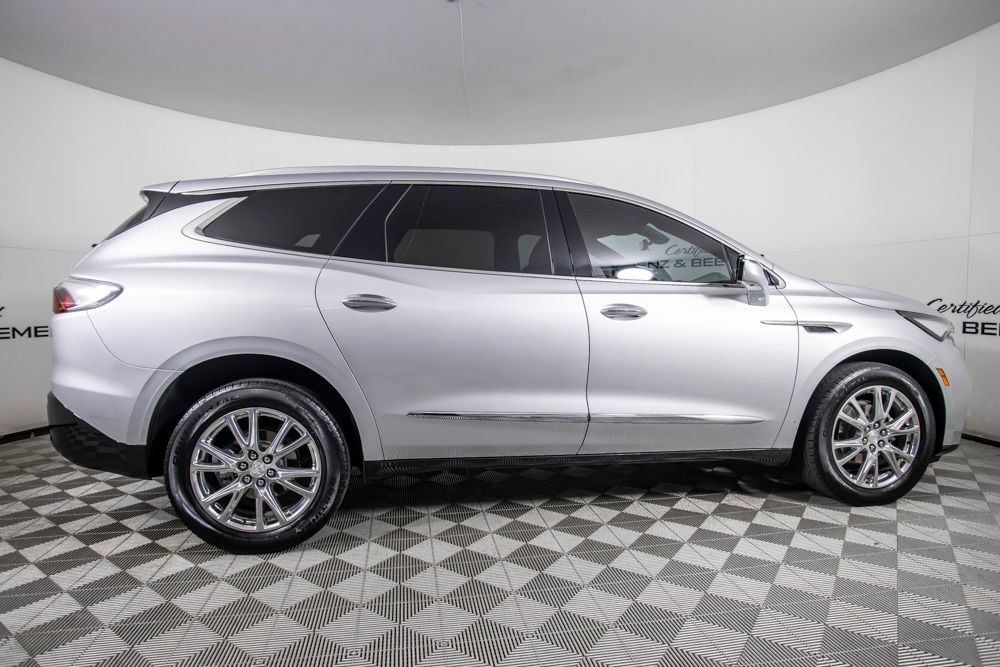 Used 2022 Buick Enclave Premium w/ Surround and Sites Package AWD/4WD image 11