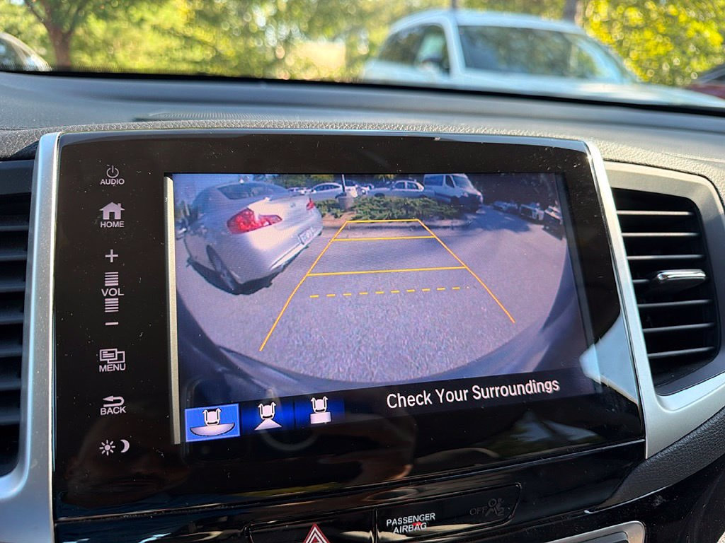 Used 2017 Honda Pilot Touring image 22