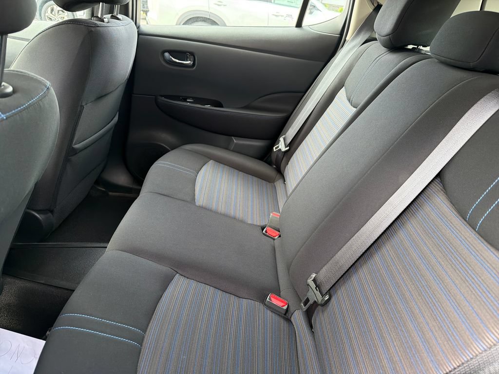 Used 2022 Nissan Leaf SV FWD image 33