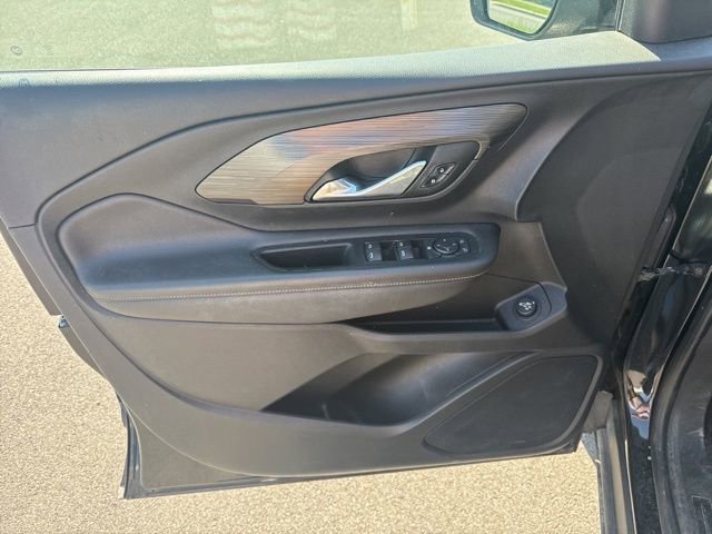 Used 2022 GMC Terrain SLE w/ Driver Convenience Package FWD image 9