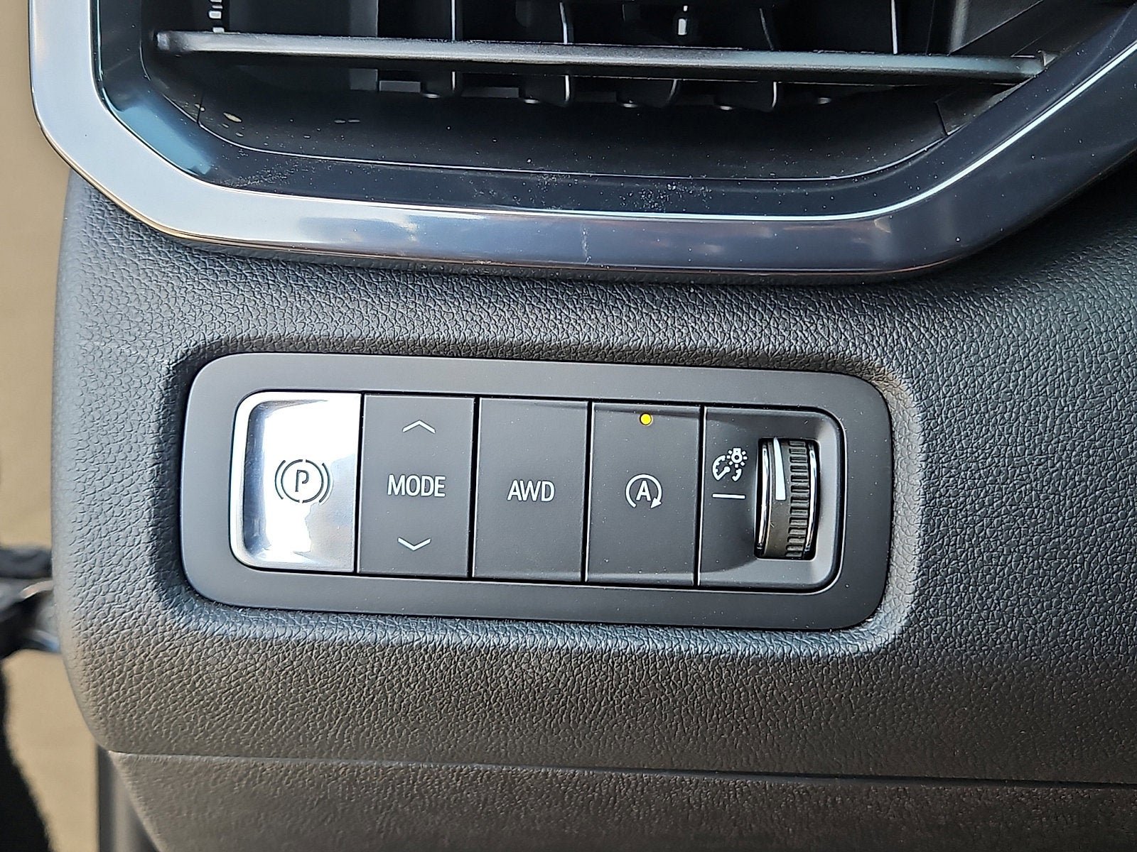 New 2026 GMC Acadia AT4 w/ Luxury Package AWD/4WD image 18