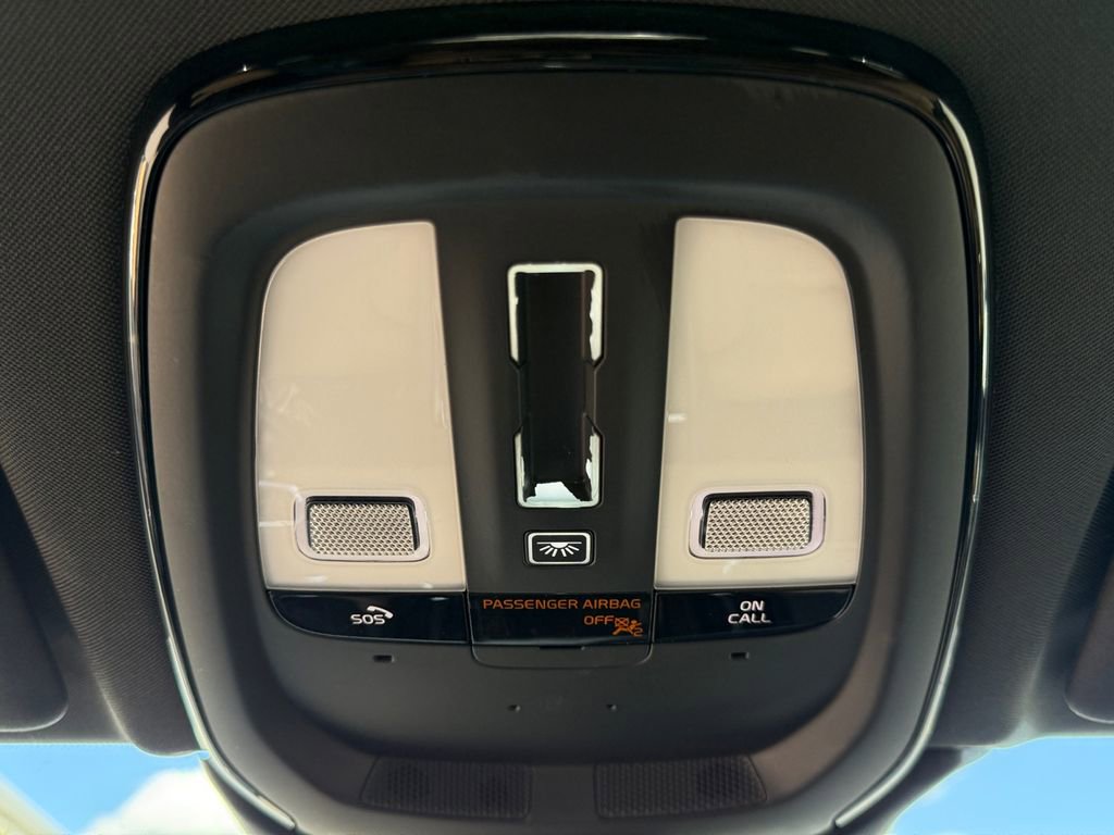 Used 2022 Volvo XC60 B5 Inscription w/ Advanced Package image 20