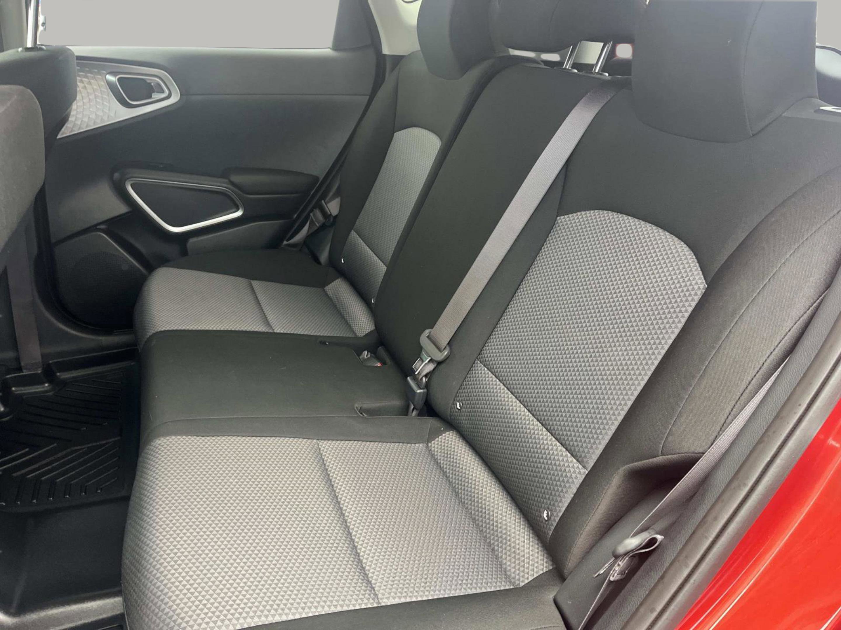 Used 2022 Kia Soul LX image 15