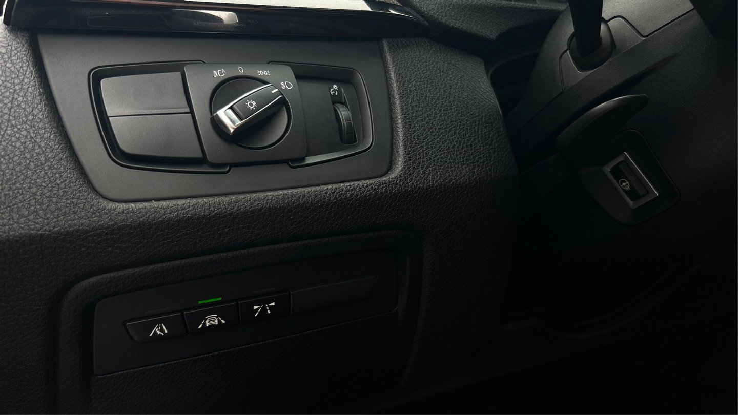 Used 2016 BMW M4 Convertible image 37