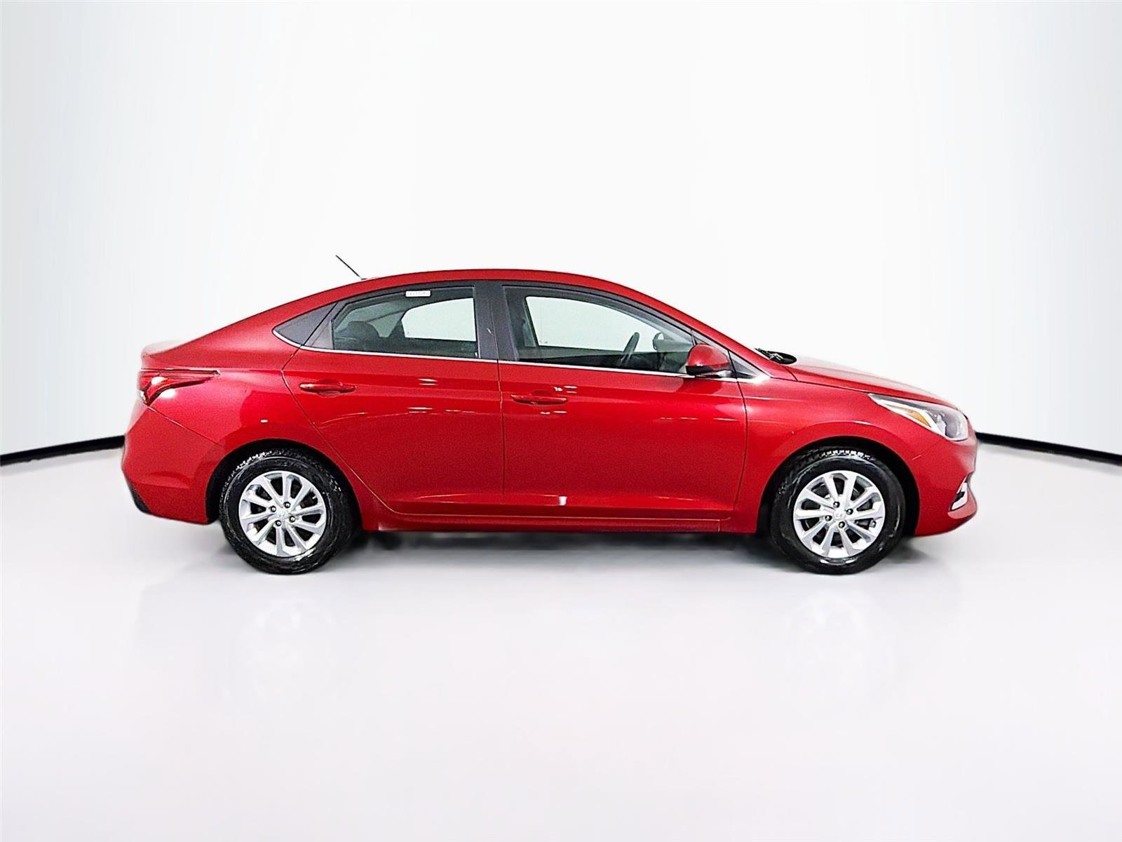 Used 2022 Hyundai Accent SEL FWD image 8