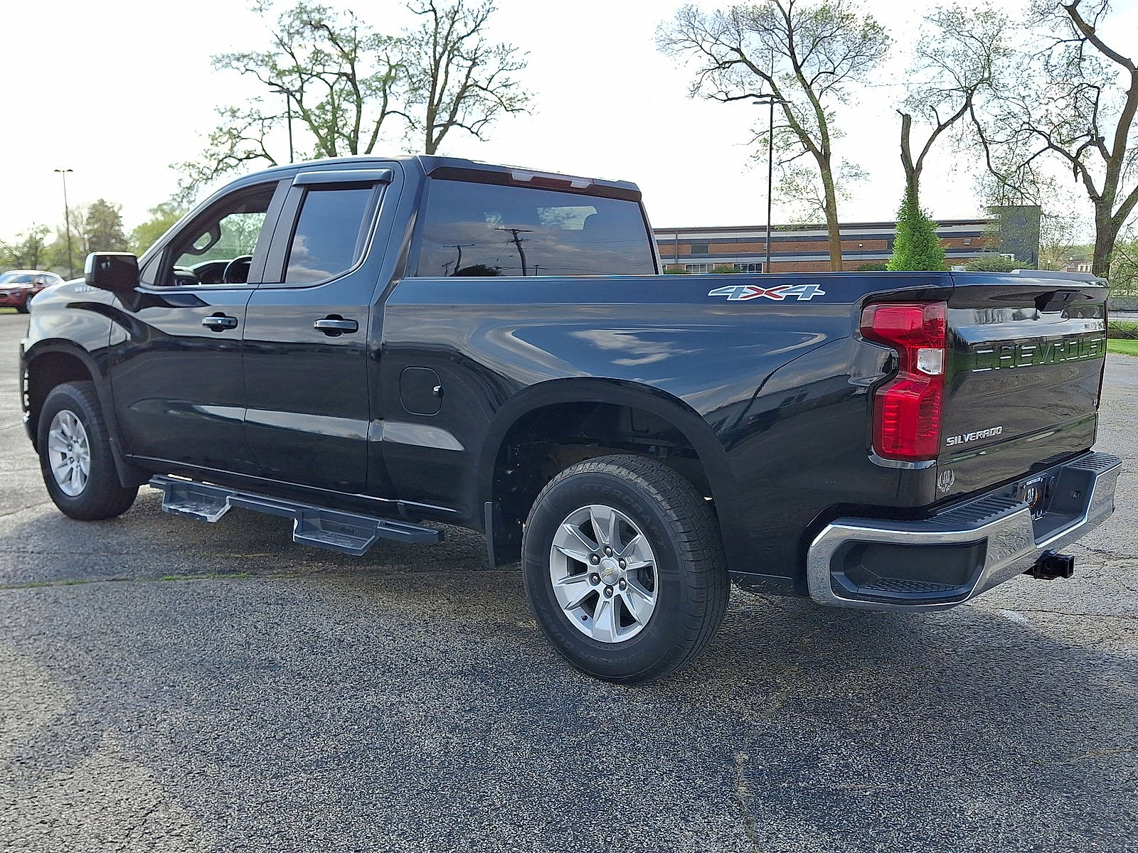 Used 2021 Chevrolet Silverado 1500 LT AWD/4WD image 22