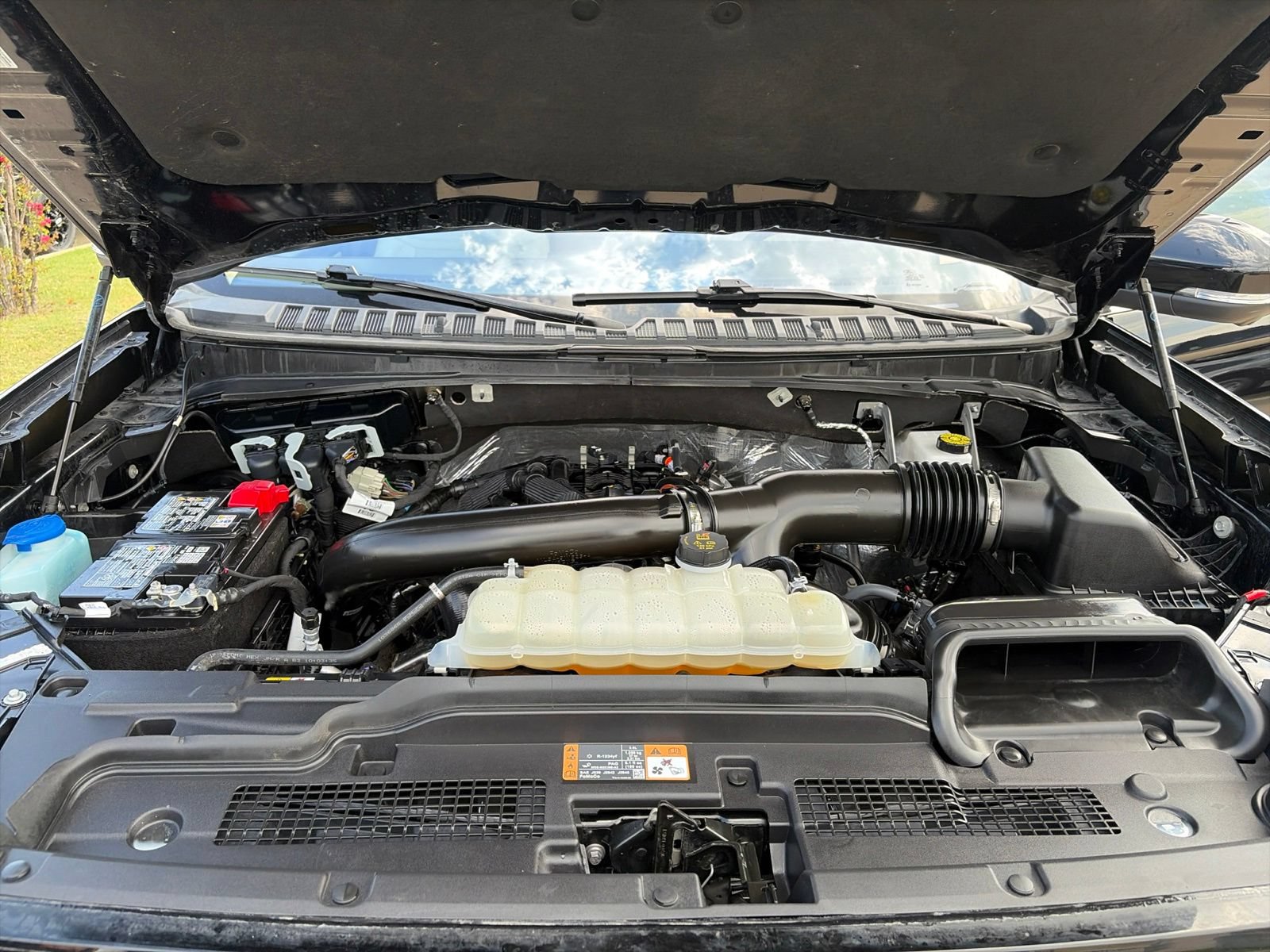 Used 2025 Ford Expedition Max Platinum AWD/4WD image 24