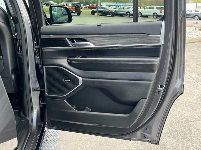 Used 2023 Jeep Wagoneer Series III w/ Convenience Group I image 13