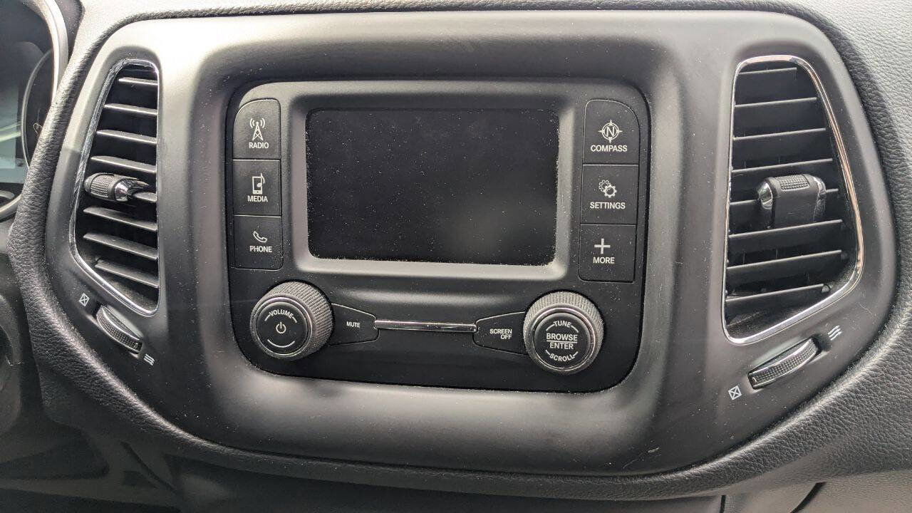 Used 2018 Jeep Compass Sport w/ Mopar Graphics Package AWD/4WD image 31