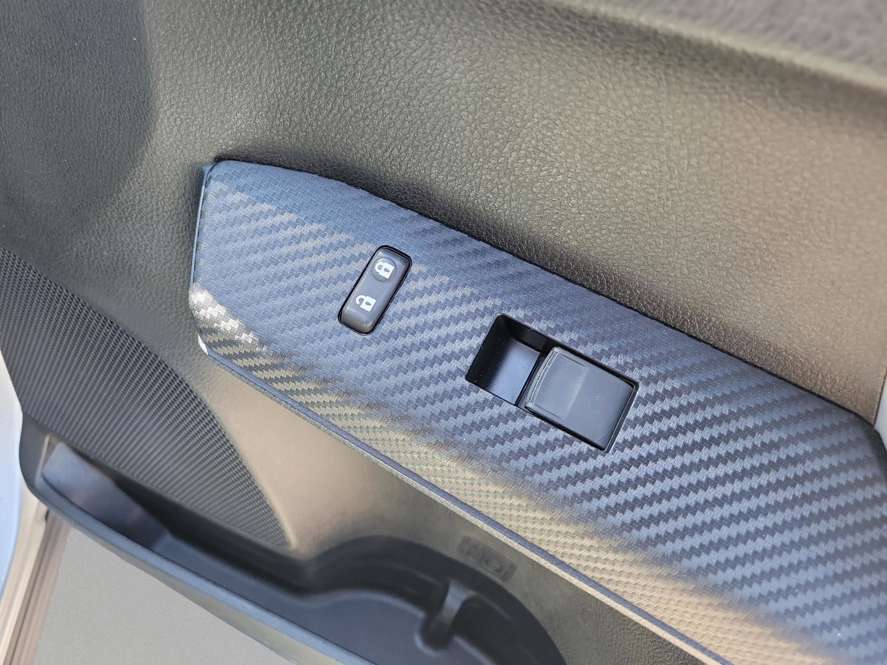 Used 2015 Toyota RAV4 Limited w/ Technology Package image 21